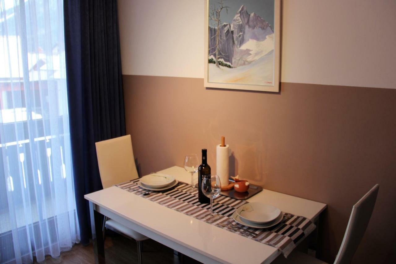 Apartments Koblar ครานสกา โกรา ภายนอก รูปภาพ