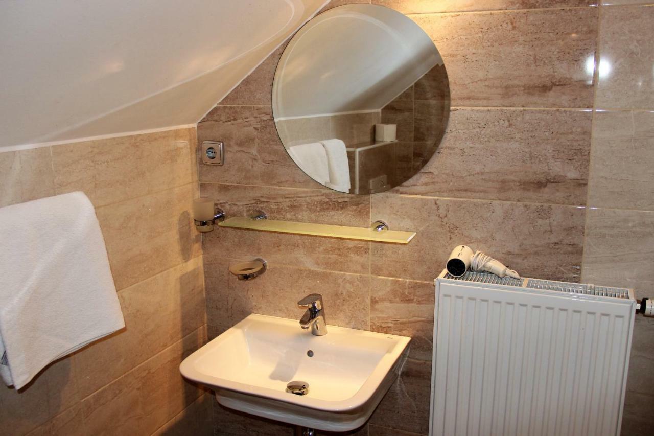 Apartments Koblar ครานสกา โกรา ภายนอก รูปภาพ