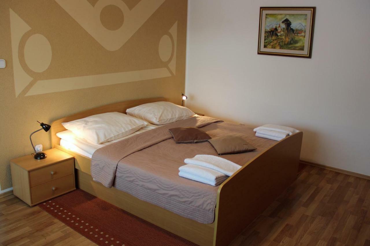 Apartments Koblar ครานสกา โกรา ภายนอก รูปภาพ
